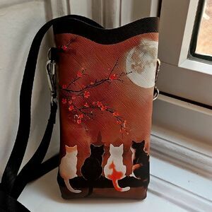 NWOT  Cat Design IPhone Shoulder/Crossbody Bag